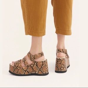 Free People Chelsea Platform Sandals Sz Eur 39 - image 1